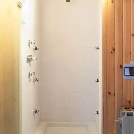 Villa Marchetti Straini *