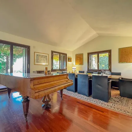 Villa Marchetti Straini