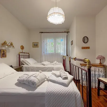 Villa Marchetti Straini *