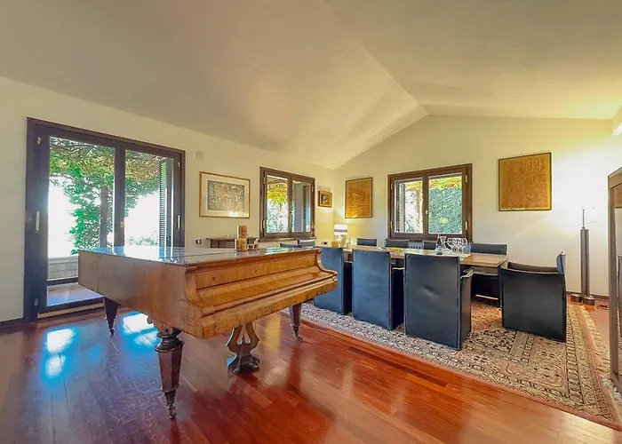 Villa Marchetti Straini