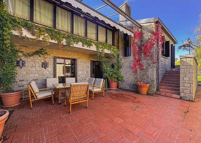 Villa Marchetti Straini *