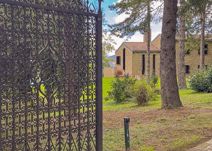 Marchetti Straini Villa Pievebovigliana