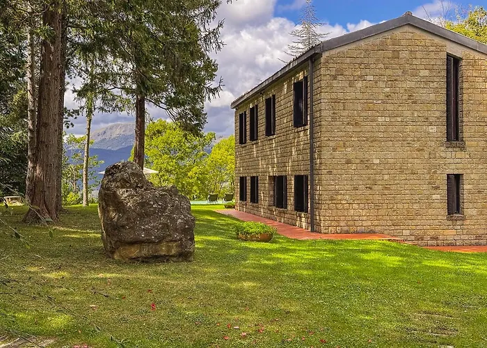 Marchetti Straini Villa